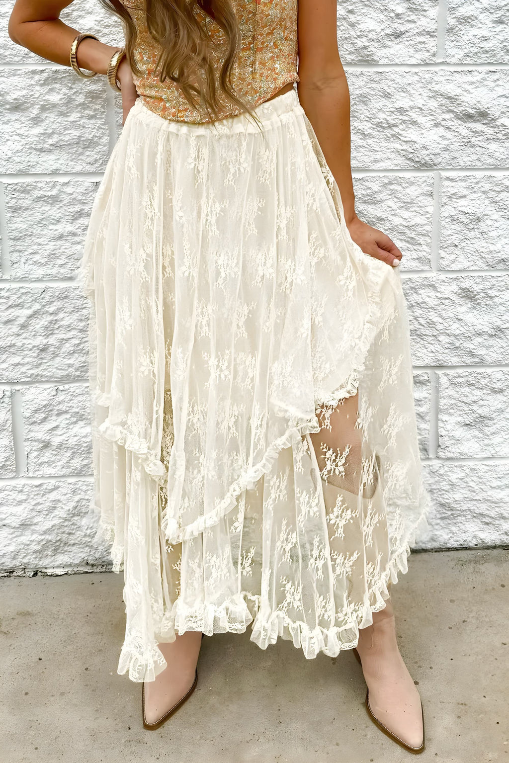 Krajková vrstvá midi sukně