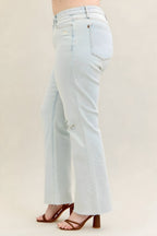 Judy Blue polne velikosti uniči in Fray Hem Bootcut Jeans Plus Size