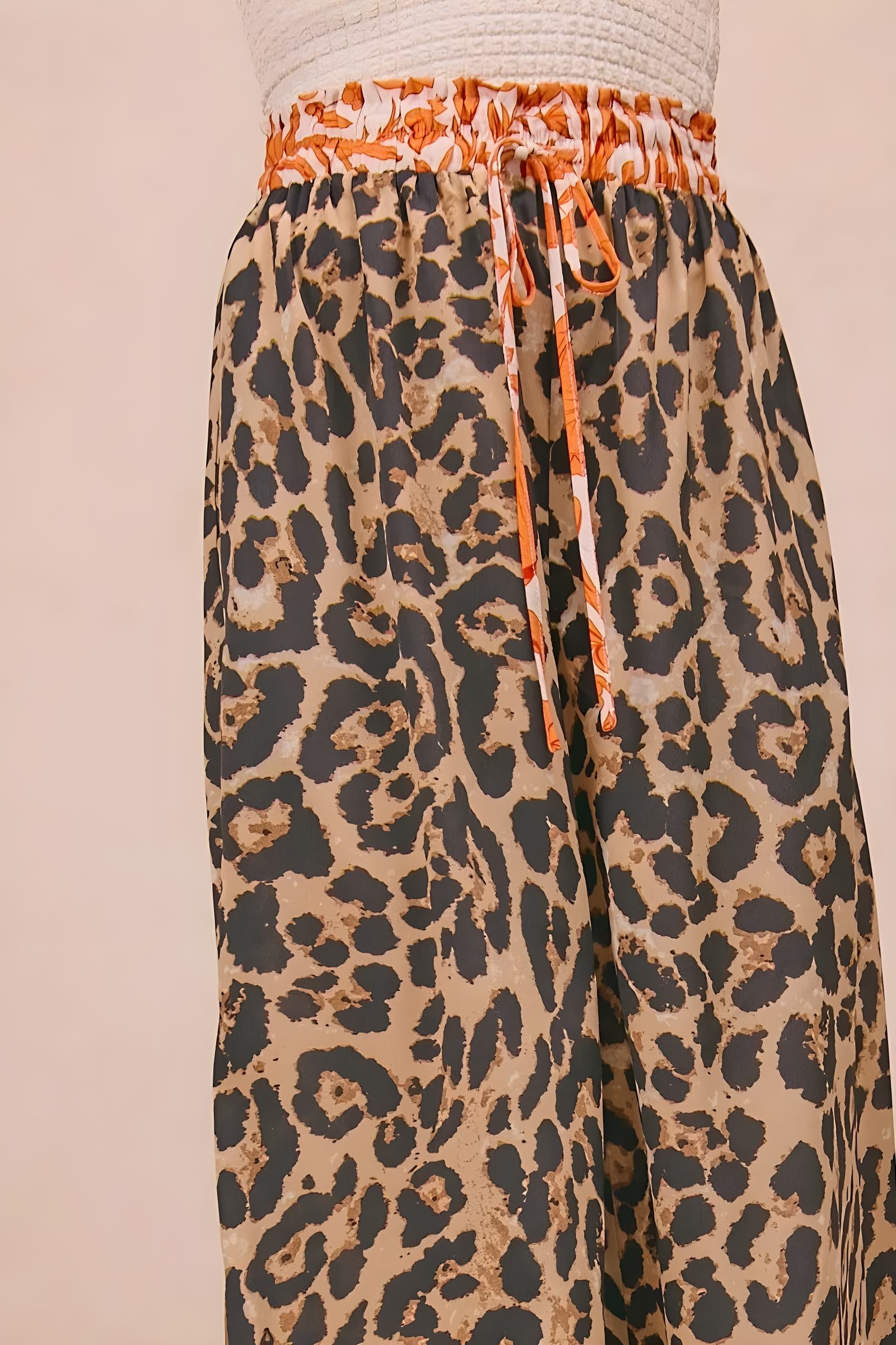 Bibi Leopard Print cu pantaloni largi cu bandă contrast