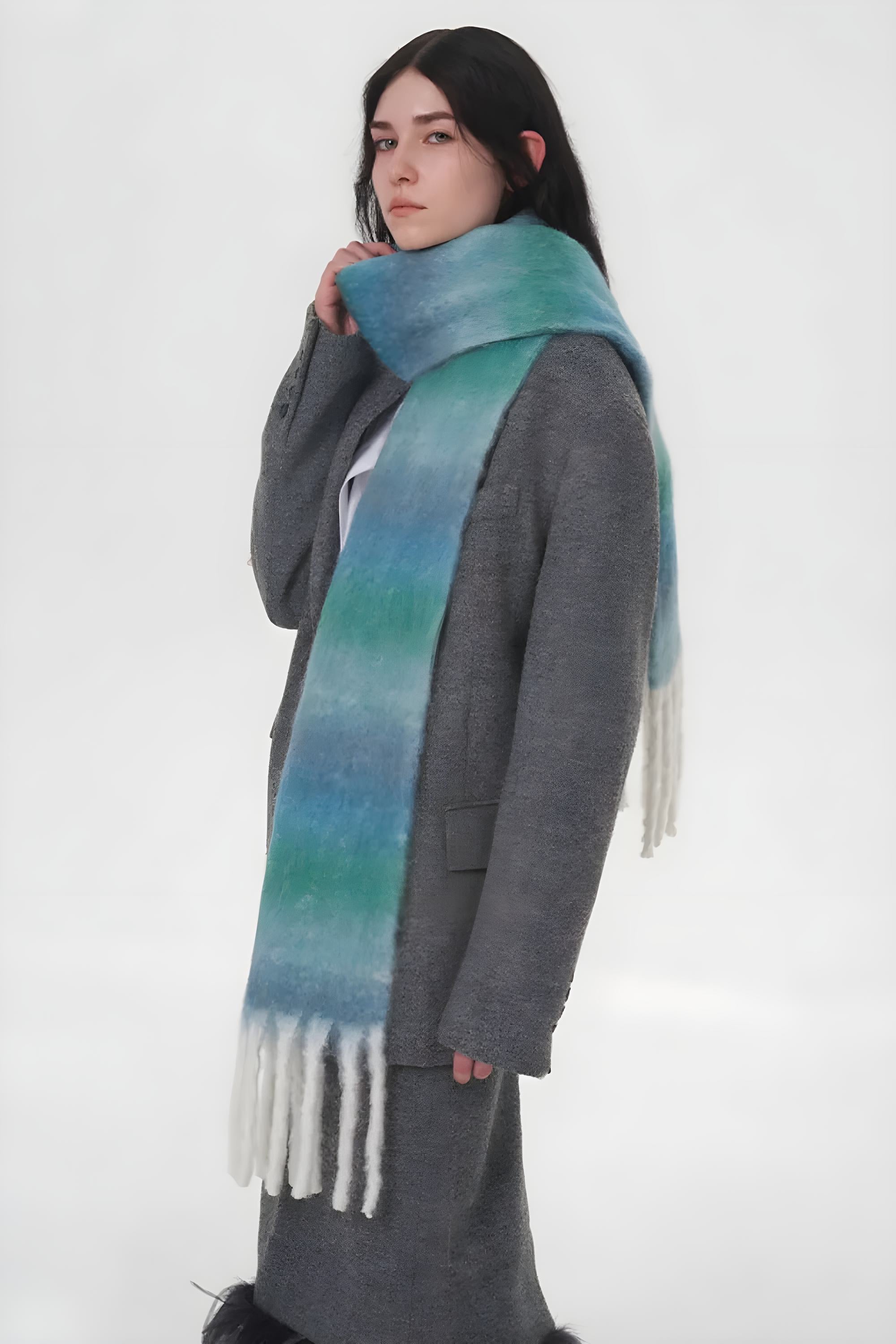 Fringe Gradient Thermal Scarf – Warm & Stylish