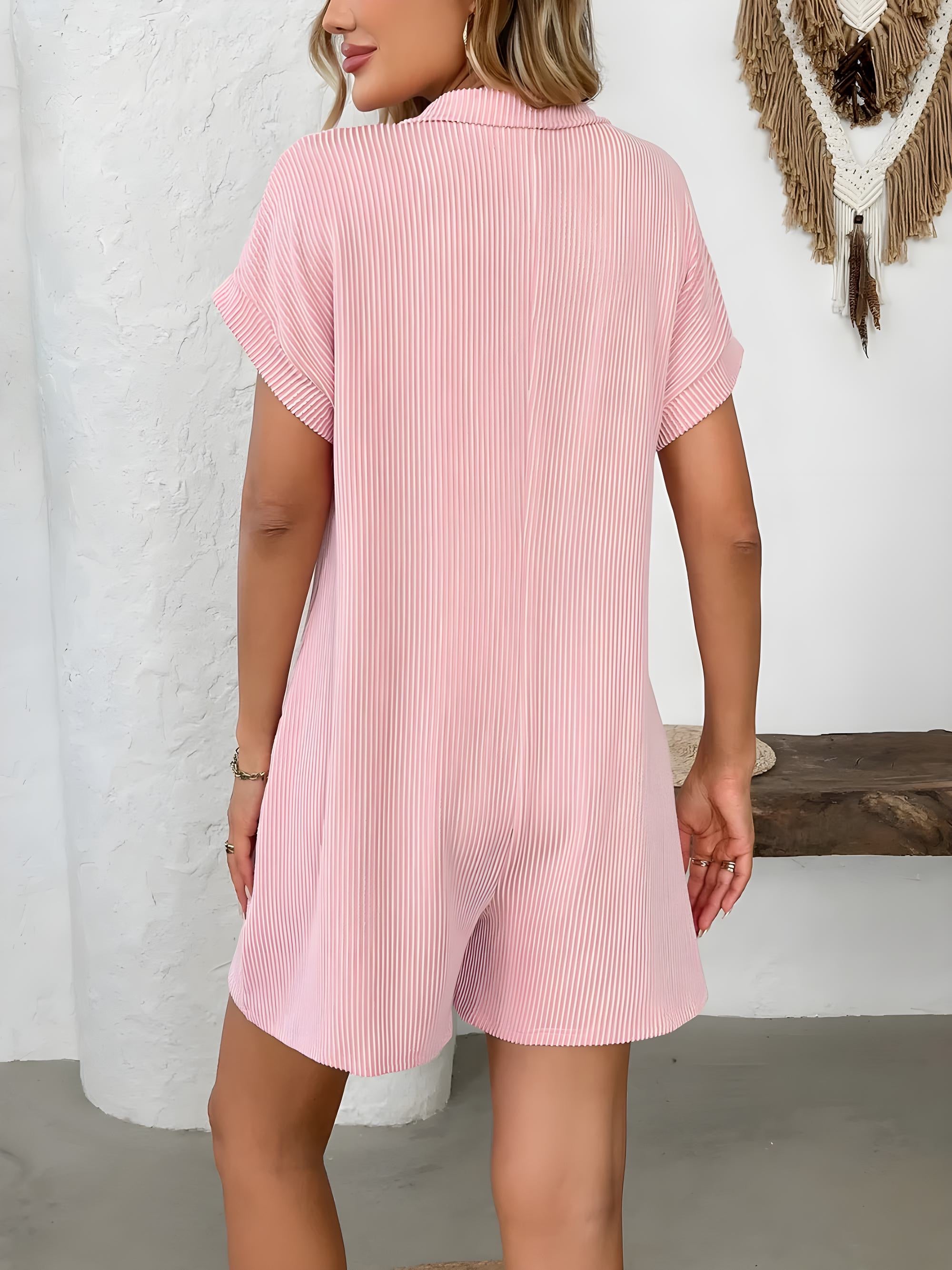 Gomb részlete galléros nyak rövid ujjú romper