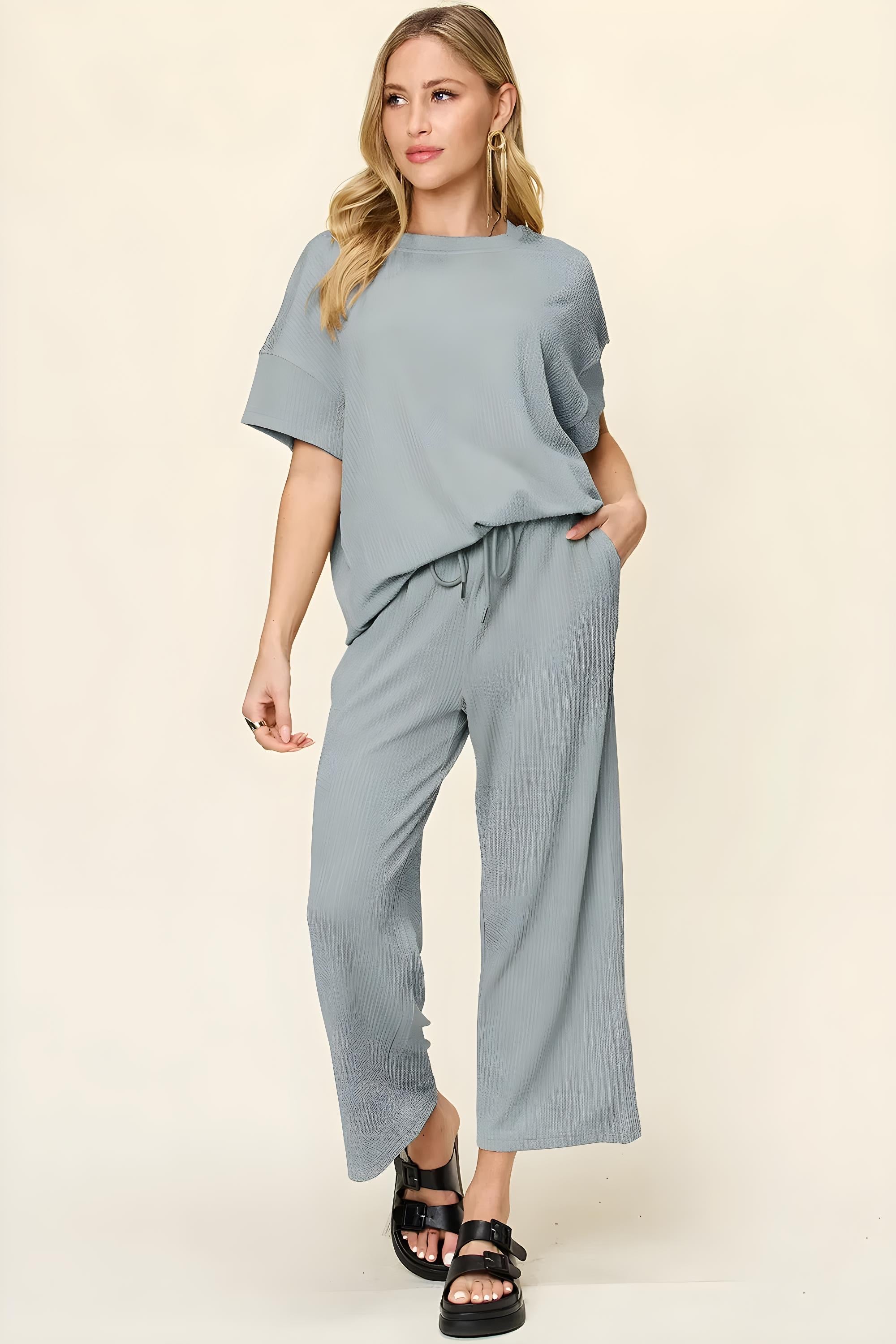 Podwójnie weź pełnowymiarowy teksturę okrągłą szyję koszulkę z krótkim rękawem i szerokim nogawkami