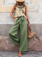 Potištěné nádrž a široké kalhoty nohou