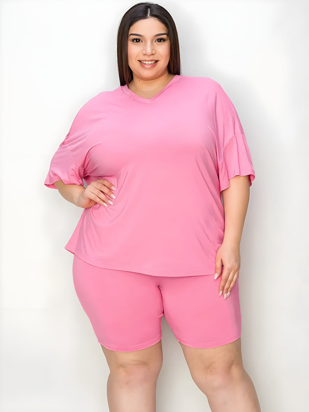 Bae BAE Tamanho completo Camiseta de ombro e shorts de decote em V