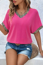 Blusa com nervuras de decote em V decote em V