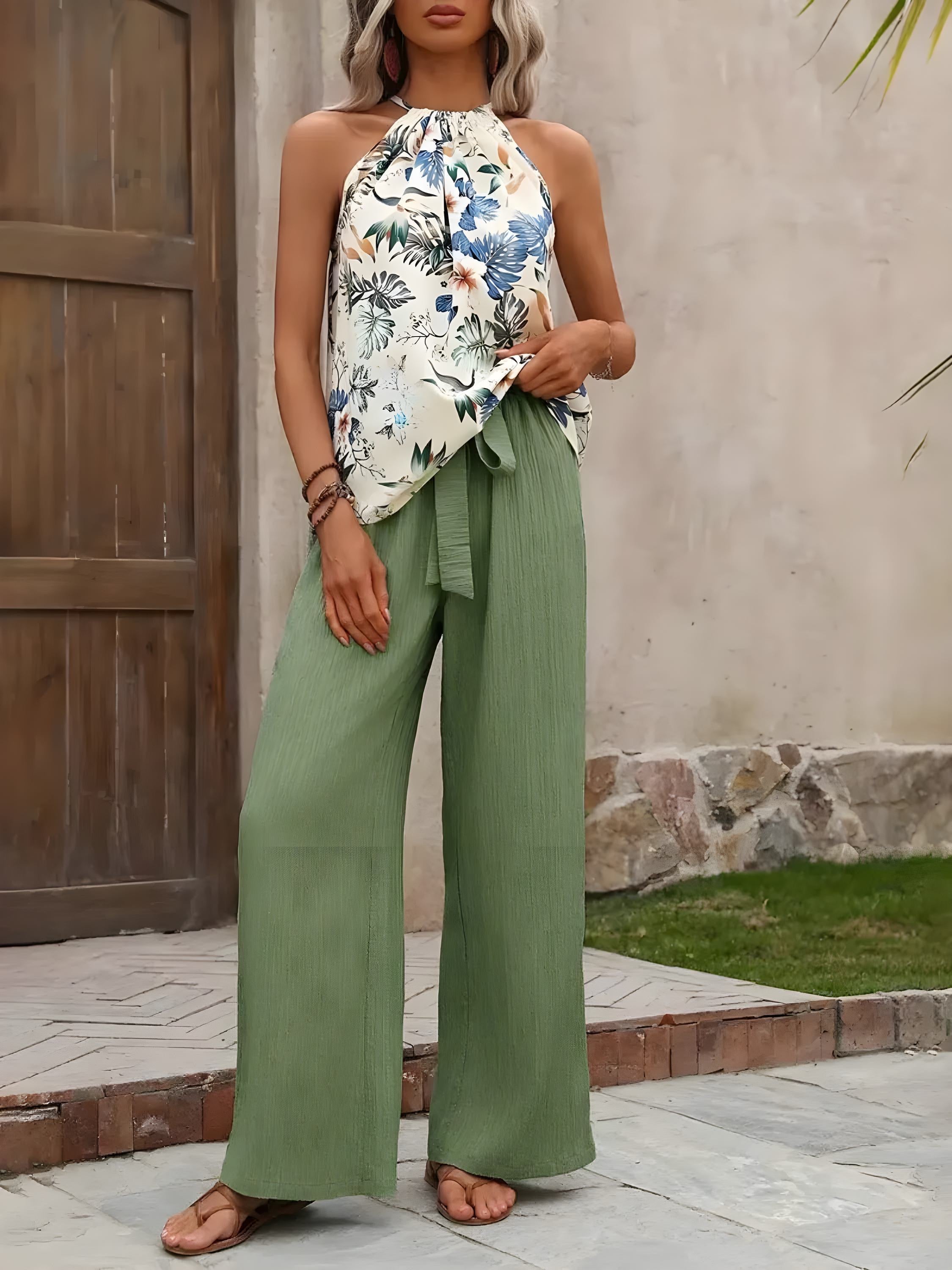 طقم توب بدون أكمام مطبوع وبنطال واسع الأرجل