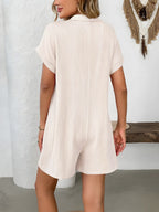 Gomb részlete galléros nyak rövid ujjú romper