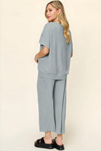 Dubbel ta full storlek textur rund hals kort hylsa t-shirt och breda benbyxor