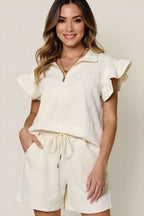 Fullstorleksstrukturerad flounce hylsa topp & dragstring shorts set