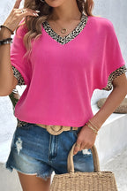 Blusa com nervuras de decote em V decote em V