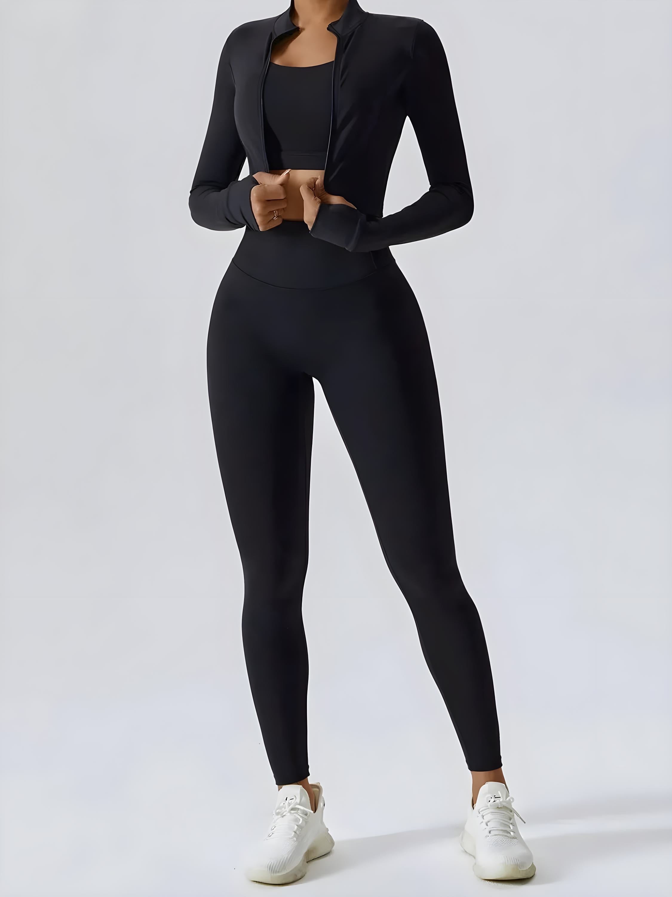 Třídílná sportovní sada: Podprsenka, vrchní díl a legíny – Fitness oblečení