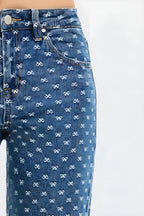 Ανυψώθηκε ψηλά άνοδο με έντονο τζιν